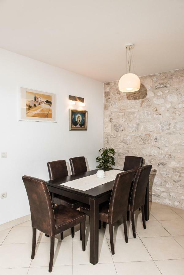 Old Stone In Historic Center With Heated Pool Villa Makarska