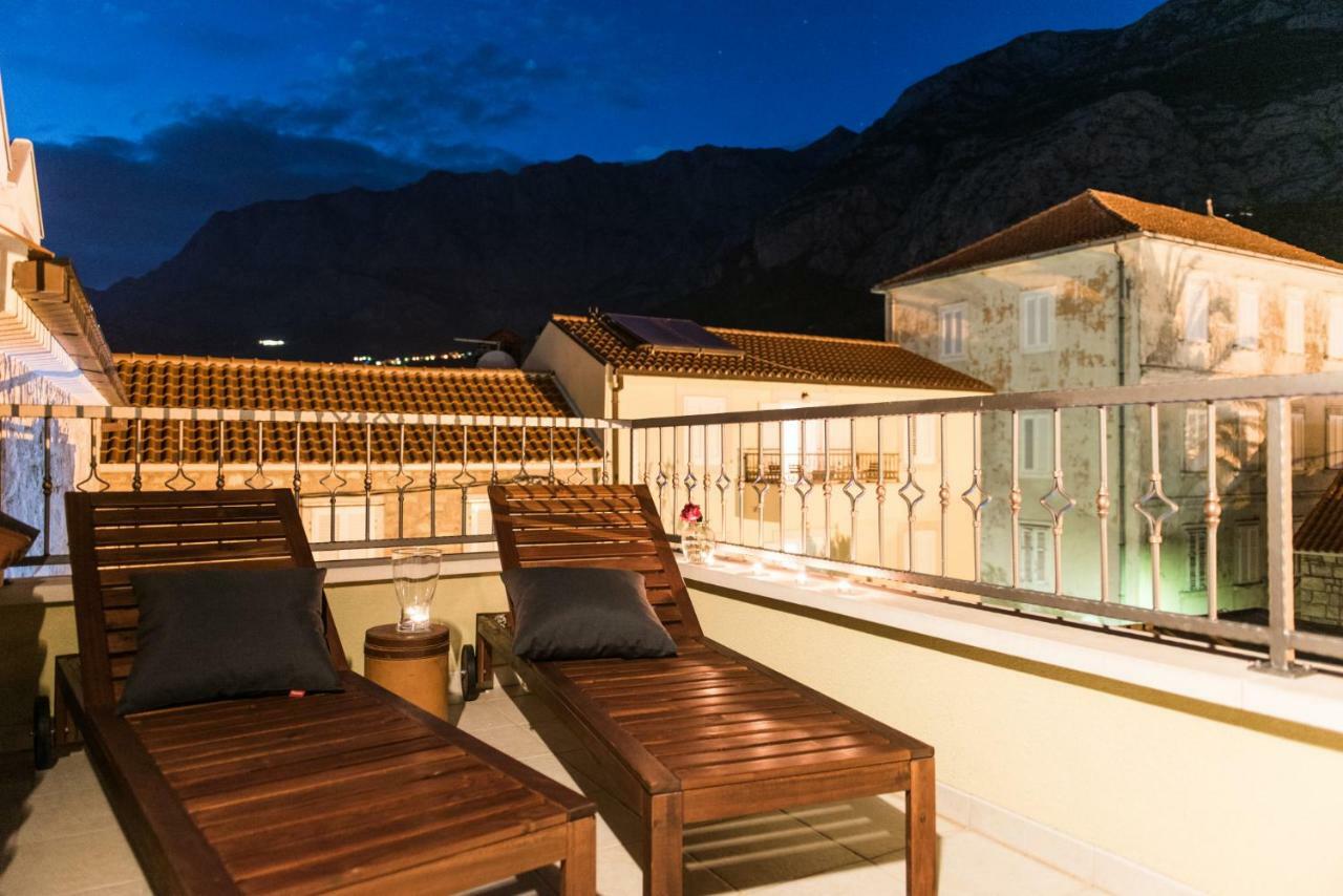 Old Stone In Historic Center With Heated Pool Makarska