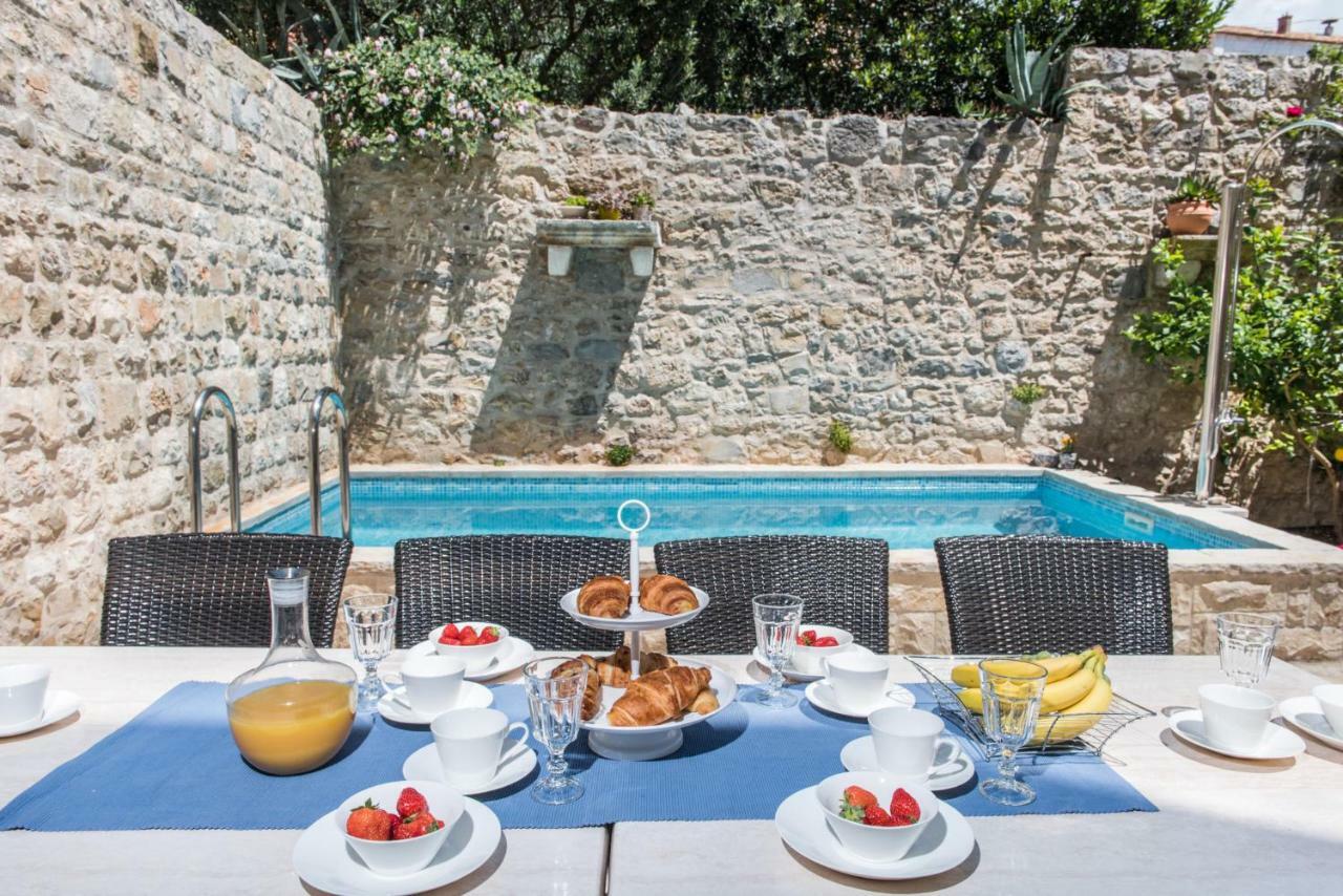 Villa Old Stone In Historic Center With Heated Pool Makarska